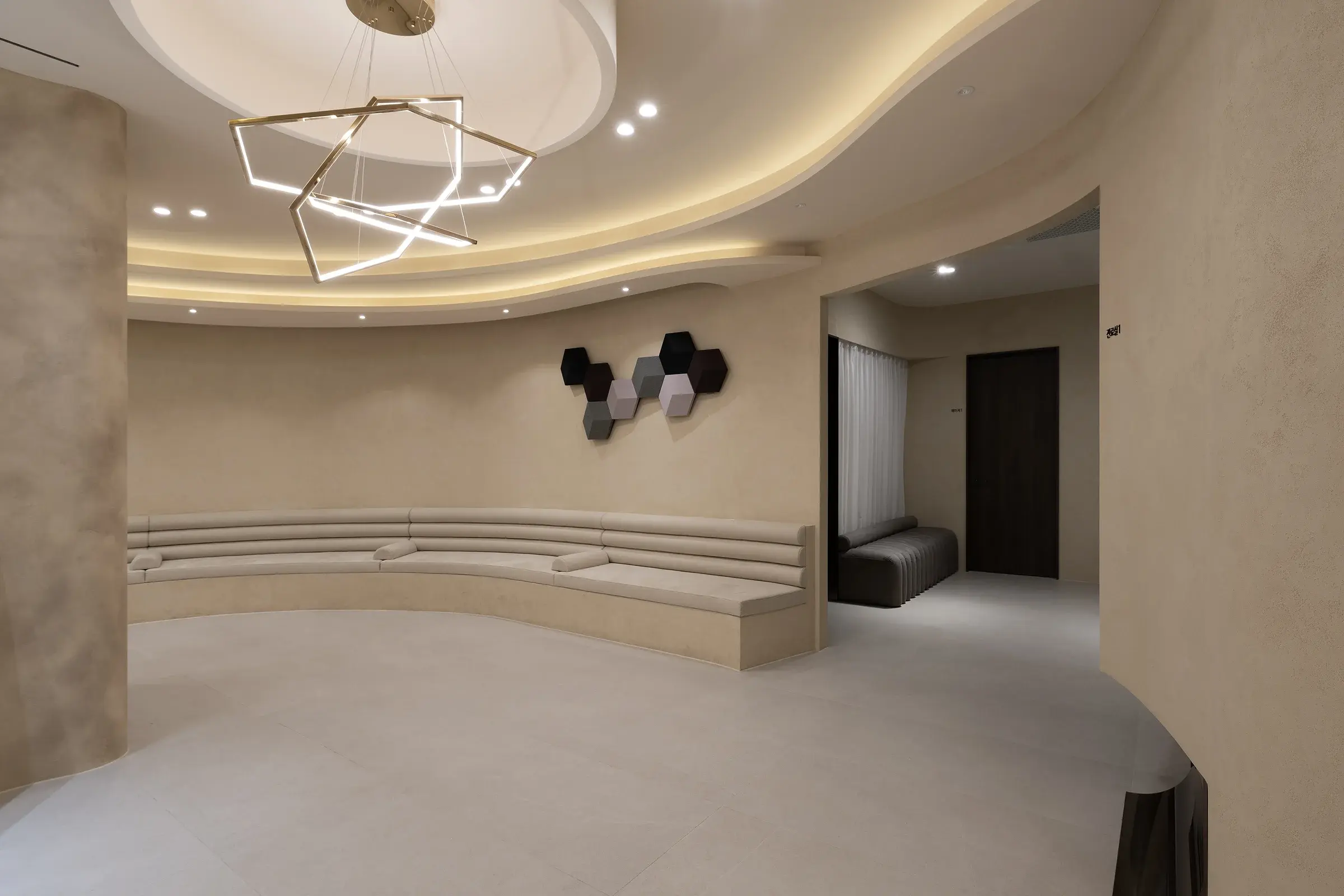 7f-lounge-ceiling.png